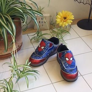 ‘Marvel’ Spiderman Light-Up Sneakers